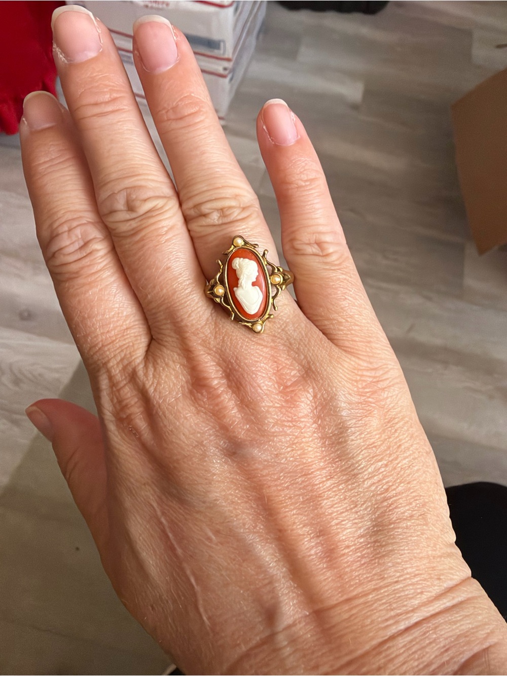 AVON Vintage-Inspired Gold Cameo Ring with Coral and White Profile